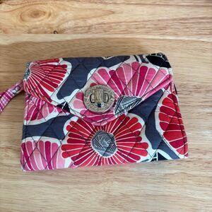 Vera Bradley Floral Wristlet‎